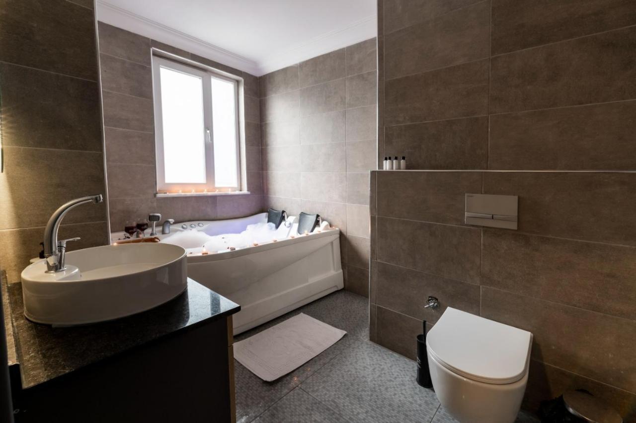 Arena Luxury Suites Hotel Istanbul Exteriör bild