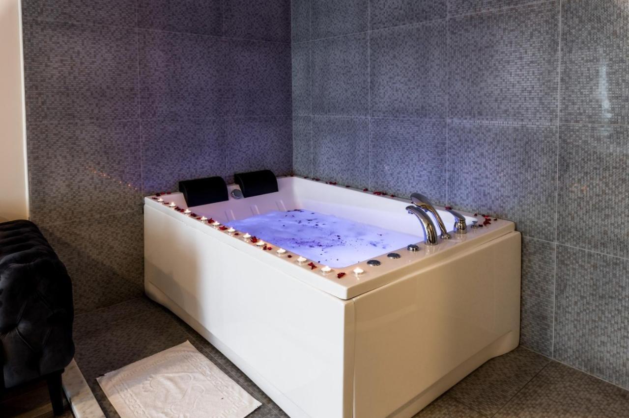 Arena Luxury Suites Hotel Istanbul Exteriör bild
